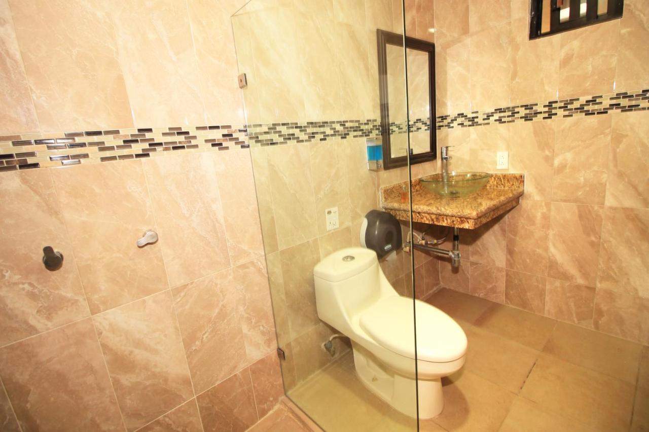 Papagayo Hotel Boutique 신데 델 카르멘 외부 사진 Bathroom